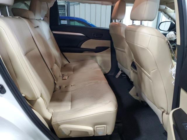 Photo 11 from auction – 2015 TOYOTA HIGHLANDER with VIN 5TDBKRFH2FS176753