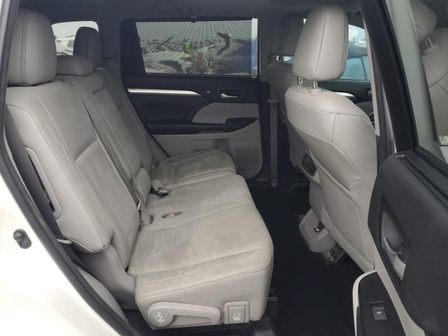 Photo 11 from auction – 2018 TOYOTA HIGHLANDER with VIN 5TDKZRFH8JS280104