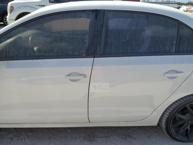 Photo 12 from auction – 2018 VOLKSWAGEN JETTA S with VIN 3VW2B7AJ0JM217613