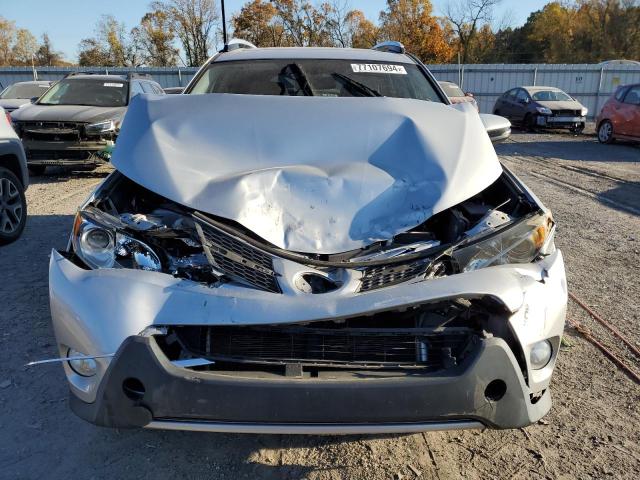 Photo 12 from auction – 2015 TOYOTA RAV4 XLE with VIN JTMRFREV8FJ040165