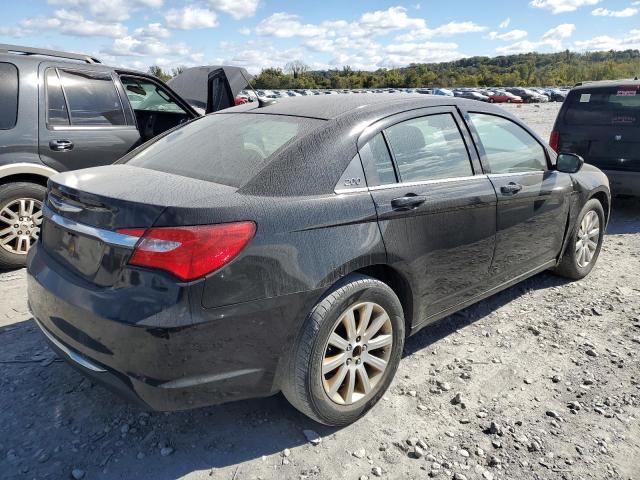 Photo 3 from auction – 2013 CHRYSLER 200 TOURIN with VIN 1C3CCBBB1DN693883