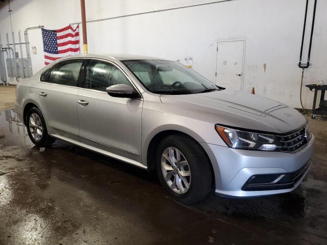 Photo 4 from auction – 2017 VOLKSWAGEN PASSAT S with VIN 1VWAT7A33HC037161