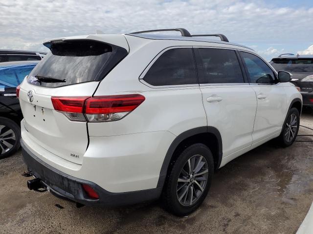 Фото 3 с аукциона – 2018 TOYOTA HIGHLANDER с VIN 5TDKZRFH7JS281633