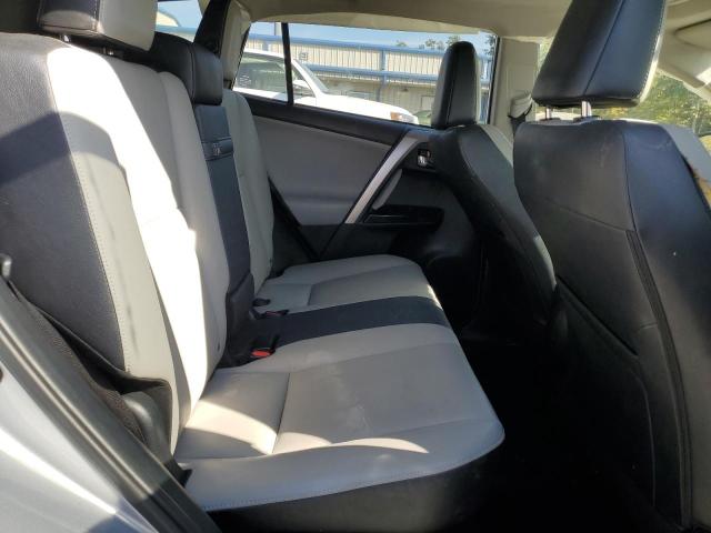 Photo 11 from auction – 2017 TOYOTA RAV4 with VIN JTMDJREV8HD132547
