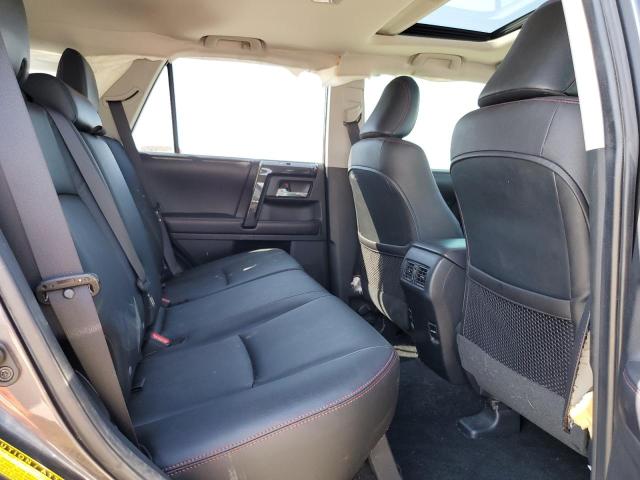 Photo 11 from auction – 2018 TOYOTA 4RUNNER SR with VIN JTEBU5JR3J5488268