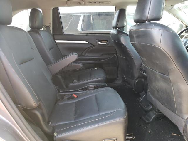 Photo 11 from auction – 2018 TOYOTA HIGHLANDER with VIN 5TDJZRFH6JS525641