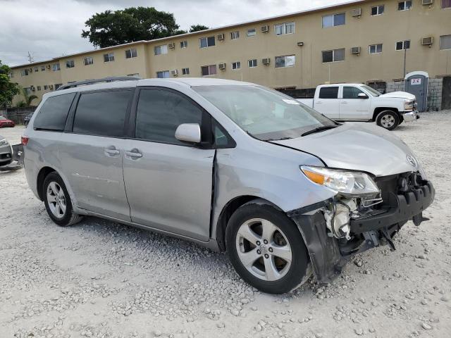 Photo 4 from auction – 2016 TOYOTA SIENNA LE with VIN 5TDKK3DC9GS733552