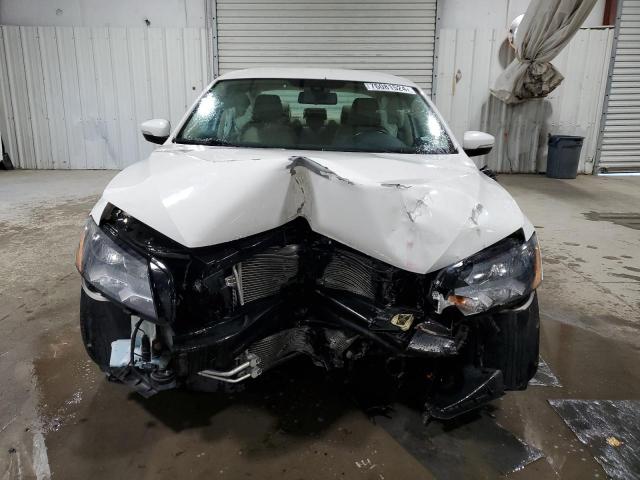 Photo 5 from auction – 2015 VOLKSWAGEN PASSAT S with VIN 1VWAT7A30FC081745
