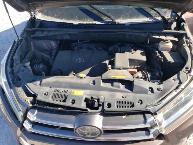 Photo 12 from auction – 2017 TOYOTA HIGHLANDER with VIN 5TDDZRFH8HS371487