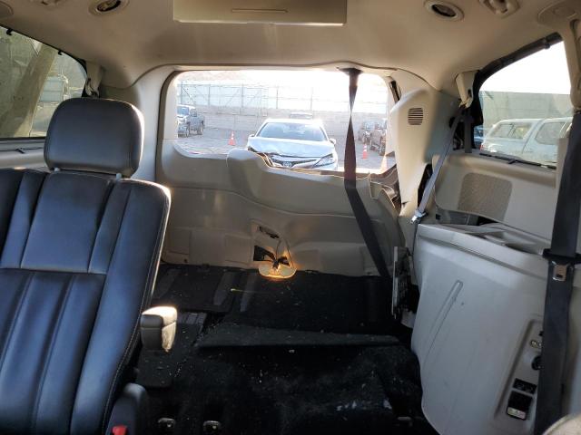 Photo 10 from auction – 2016 CHRYSLER TOWN & COU with VIN 2C4RC1BG9GR174633