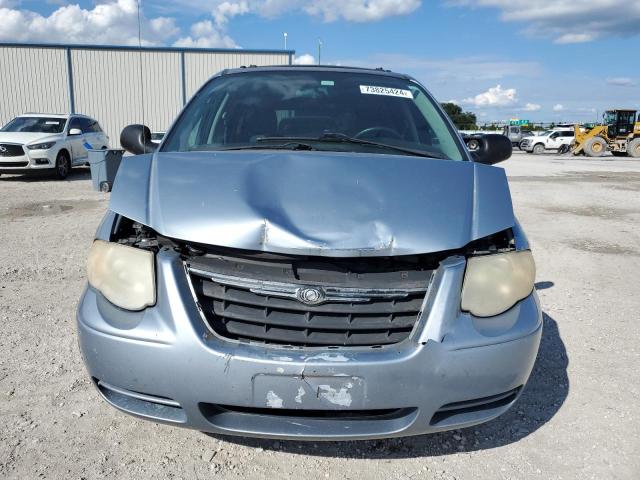 Photo 5 from auction – 2005 CHRYSLER TOWN & COU with VIN 2C4GP54L75R212631