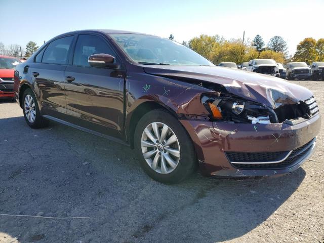 Photo 4 from auction – 2014 VOLKSWAGEN PASSAT S with VIN 1VWAS7A3XEC104305