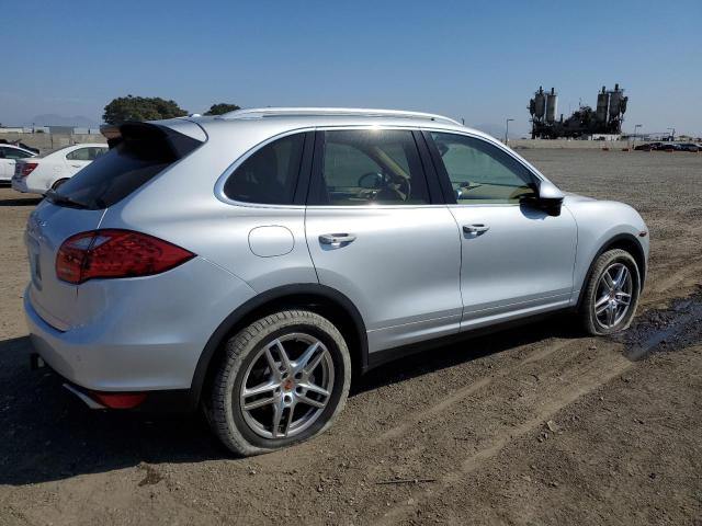 Photo 3 from auction – 2014 PORSCHE CAYENNE with VIN WP1AA2A28ELA02368
