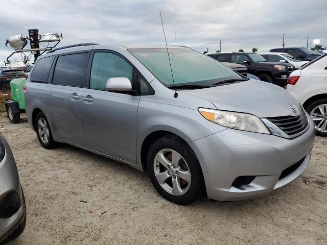 Снимка 4 от търг – 2012 TOYOTA SIENNA LE с VIN 5TDKK3DC8CS277540