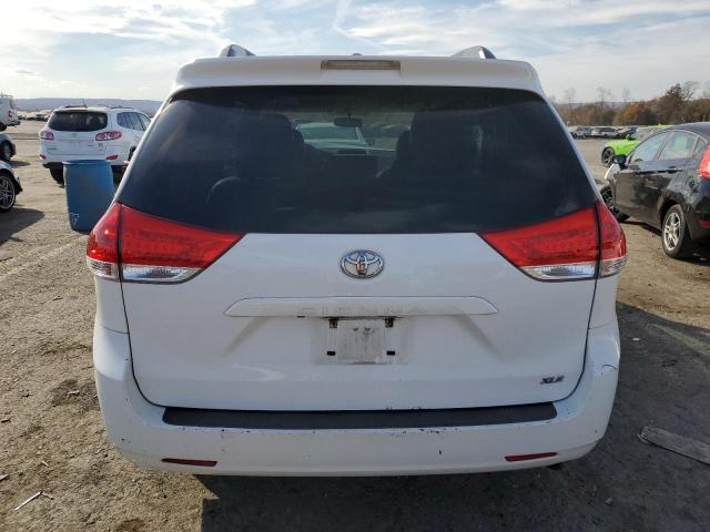 Photo 6 from auction – 2013 TOYOTA SIENNA XLE with VIN 5TDYK3DC7DS314945