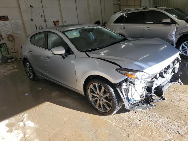 Photo 4 from auction – 2018 MAZDA 3 TOURING with VIN 3MZBN1L38JM237529