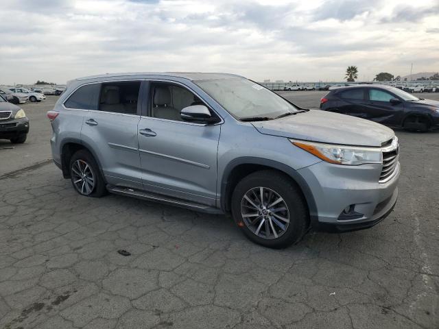 Photo 4 from auction – 2016 TOYOTA HIGHLANDER with VIN 5TDJKRFH6GS265934