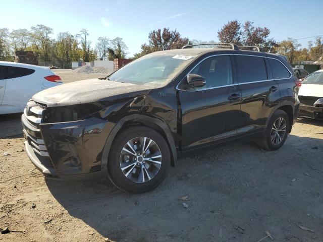 TOYOTA HIGHLANDER 2018 with VIN 5TDBZRFH5JS904862 - Photo from auction