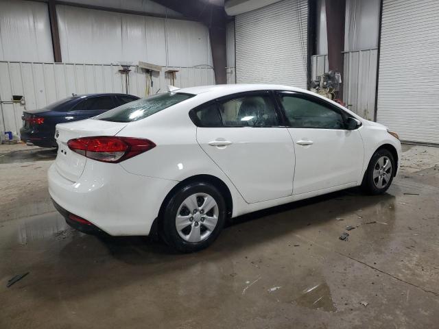Photo 3 from auction – 2017 KIA FORTE LX with VIN 3KPFK4A72HE027453