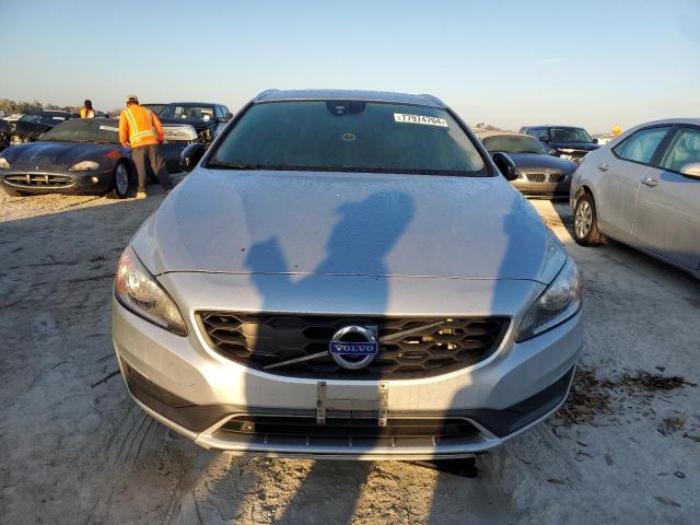 Photo 5 from auction – 2016 VOLVO V60 CROSS with VIN YV4612HK0G1003412
