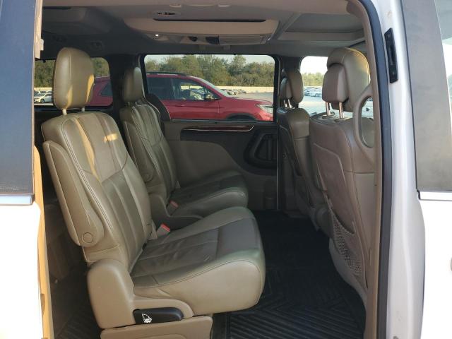 Photo 11 from auction – 2012 CHRYSLER TOWN & COU with VIN 2C4RC1GG8CR105855