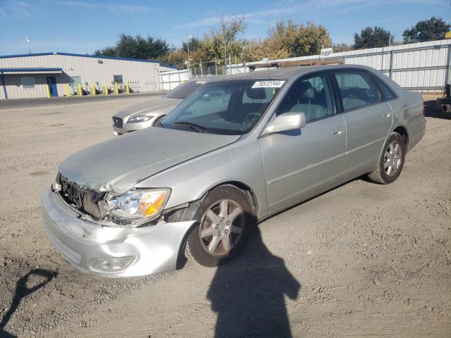 TOYOTA AVALON XL 2000 with VIN 4T1BF28B9YU062859 - Photo from auction