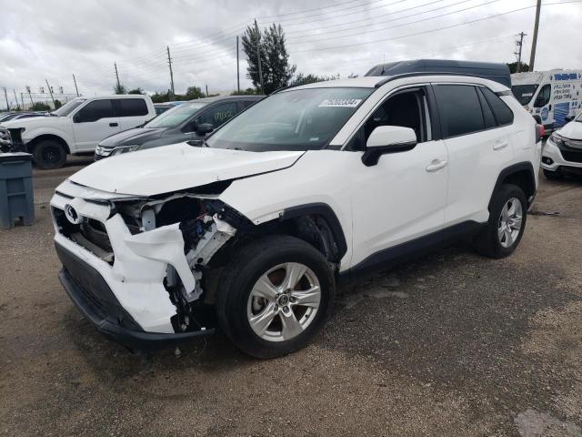 TOYOTA RAV4 XLE 2021 with VIN 2T3W1RFVXMW113941 - Photo from auction