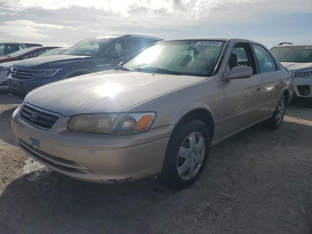 TOYOTA CAMRY CE 2000 with VIN 4T1BG22K5YU986222 - Photo from auction