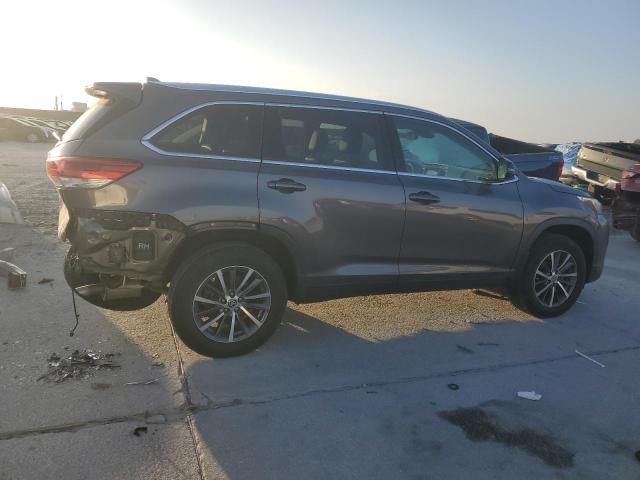 Photo 3 from auction – 2019 TOYOTA HIGHLANDER with VIN 5TDKZRFH2KS368003