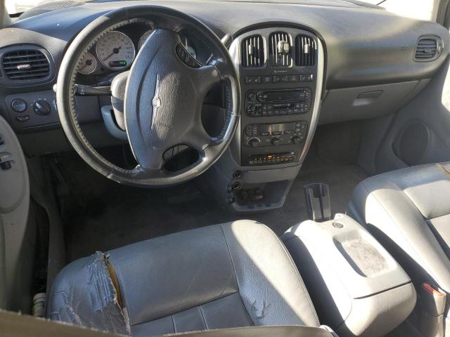 Photo 8 from auction – 2005 CHRYSLER TOWN & COU with VIN 2C4GP54L45R257834