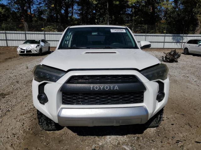 Photo 5 from auction – 2019 TOYOTA 4RUNNER SR with VIN JTEBU5JR7K5682951