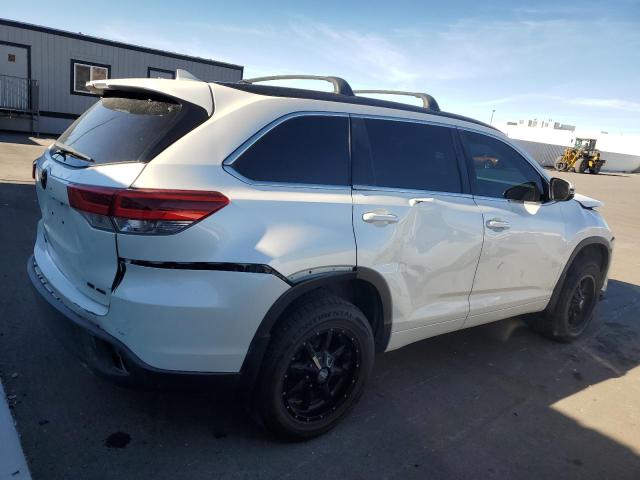 Photo 3 from auction – 2018 TOYOTA HIGHLANDER with VIN 5TDJZRFH6JS812574