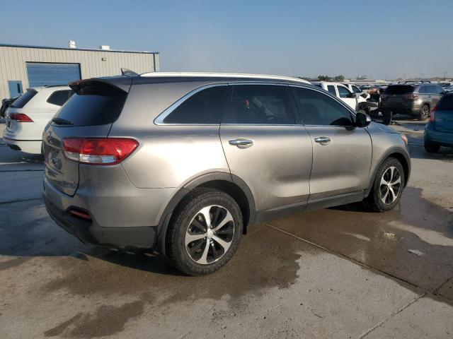 Photo 3 from auction – 2016 KIA SORENTO EX with VIN 5XYPH4A11GG022051