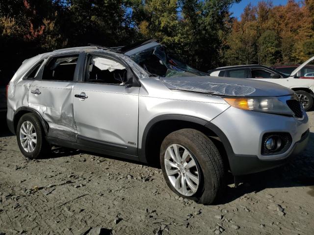 Photo 4 from auction – 2011 KIA SORENTO EX with VIN 5XYKUDA26BG040858