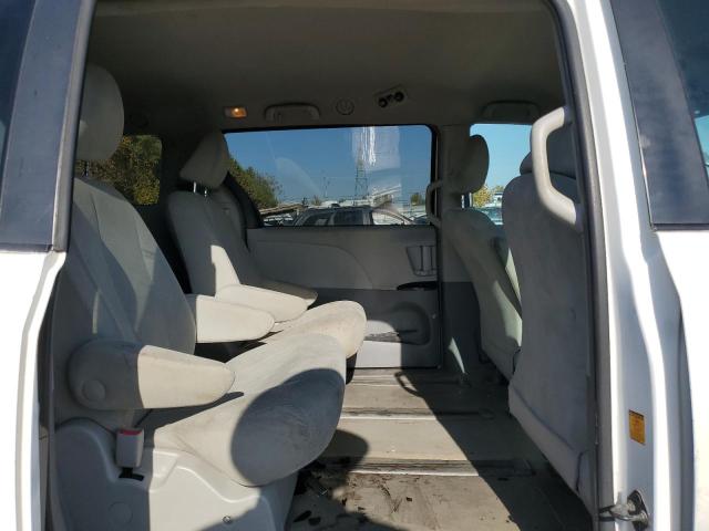 Photo 11 from auction – 2011 TOYOTA SIENNA with VIN 5TDZK3DC1BS129159