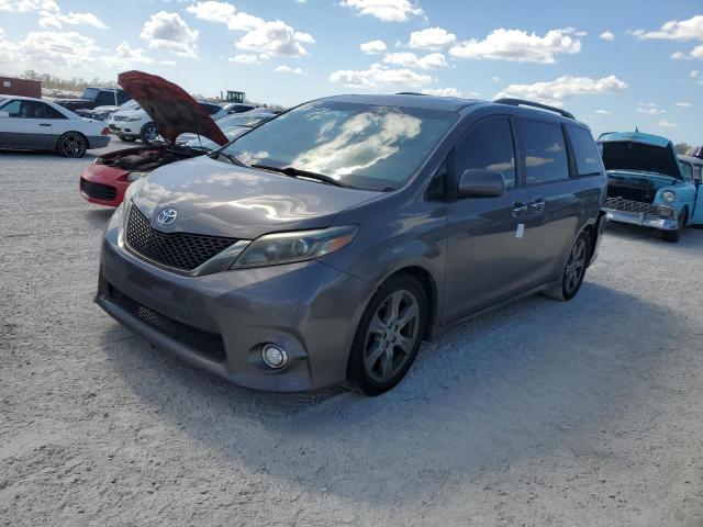 TOYOTA SIENNA SE 2017 with VIN 5TDXZ3DC3HS818390 - Photo from auction