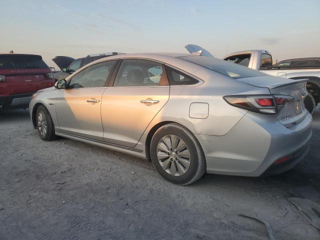 Photo 2 from auction – 2017 HYUNDAI SONATA HYB with VIN KMHE24L14HA048064
