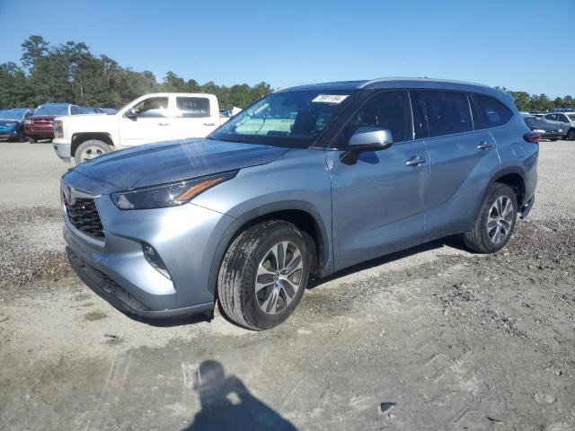 TOYOTA HIGHLANDER 2022 with VIN 5TDGZRAH0NS105770 - Photo from auction