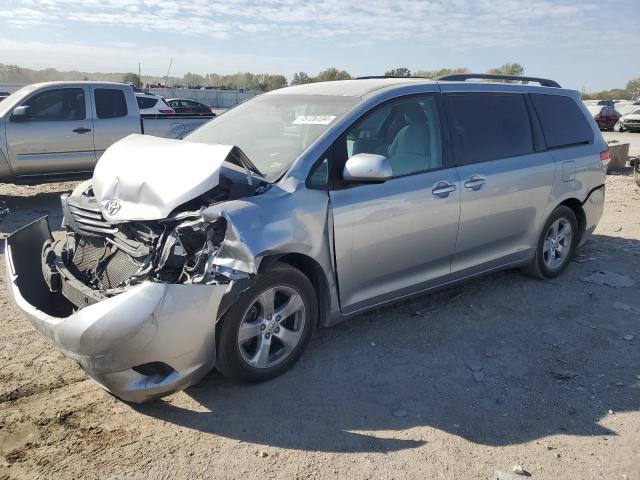 TOYOTA SIENNA LE 2011 with VIN 5TDKK3DC6BS098685 - Photo from auction