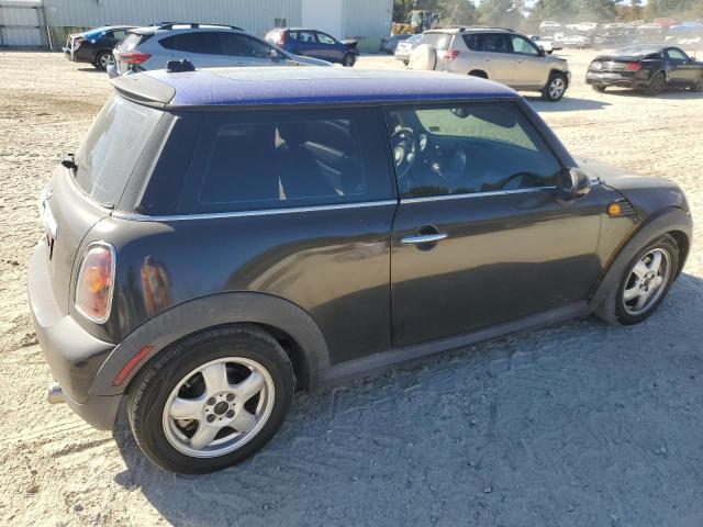 Photo 3 from auction – 2008 MINI COOPER with VIN WMWMF33508TT68002
