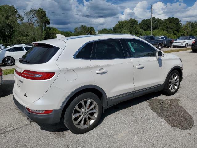 Photo 3 from auction – 2015 LINCOLN MKC with VIN 5LMCJ1A92FUJ05646