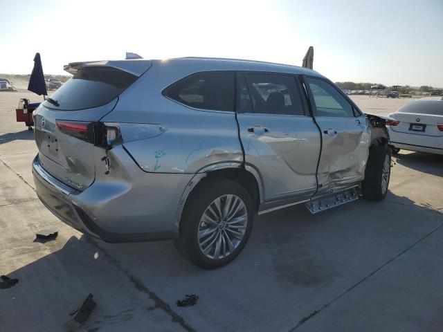 صورة رقم 3 من المزاد - 2023 TOYOTA HIGHLANDER مع VIN 5TDKDRAH5PS001948