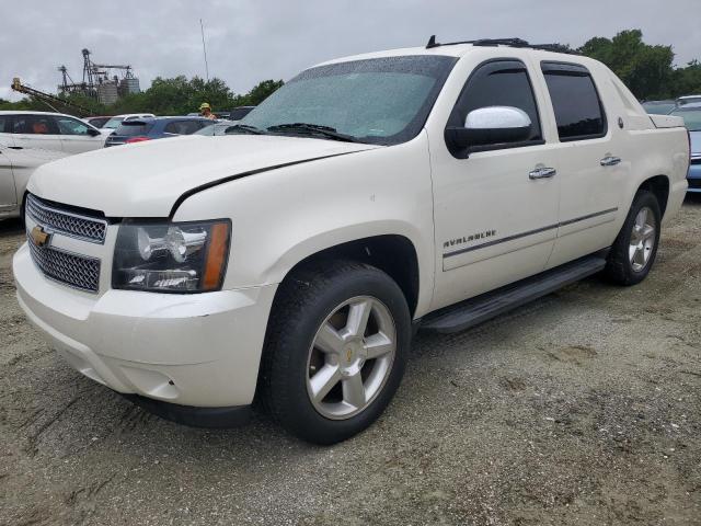 CHEVROLET AVALANCHE 2013 with VIN 3GNMCGE0XDG368091 - Photo from auction