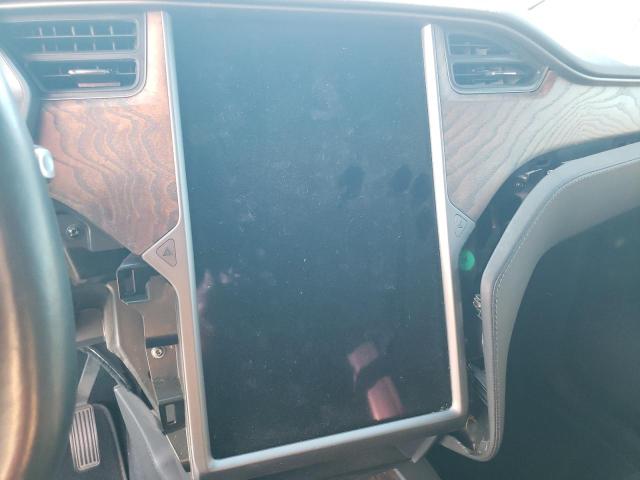 Photo 9 from auction – 2018 TESLA MODEL X with VIN 5YJXCAE26JF142412