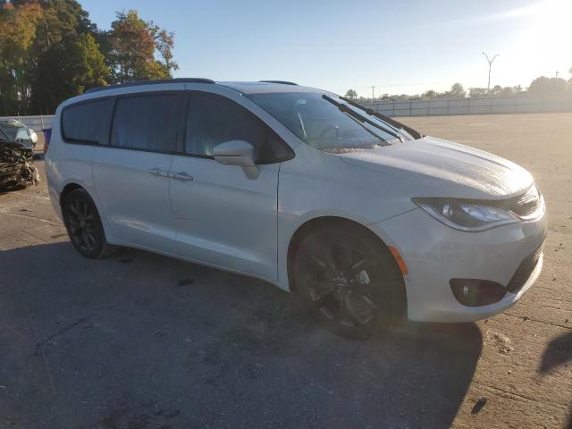 Photo 4 from auction – 2020 CHRYSLER PACIFICA L with VIN 2C4RC1GG1LR242345