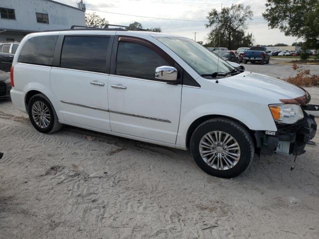 Photo 4 from auction – 2016 CHRYSLER TOWN & COU with VIN 2C4RC1CG9GR128072