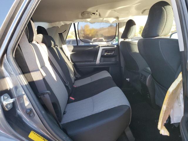 Photo 11 from auction – 2018 TOYOTA 4RUNNER SR with VIN JTEBU5JR2J5569052