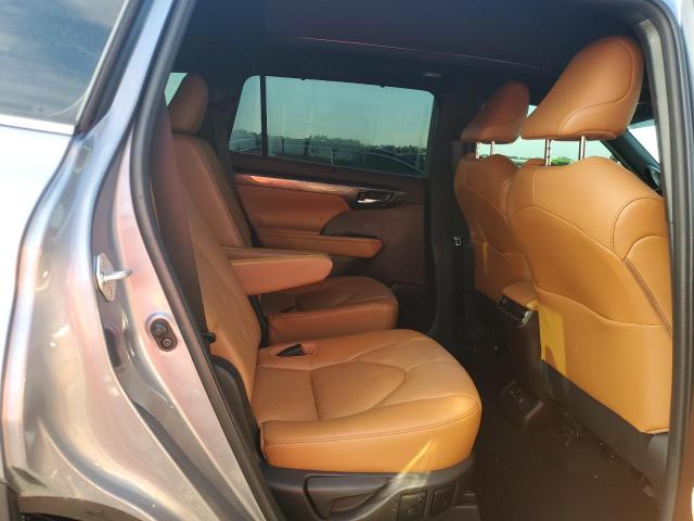 Photo 11 from auction – 2022 TOYOTA HIGHLANDER with VIN 5TDFZRAH9NS101602