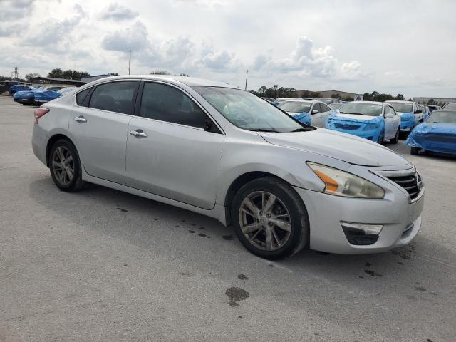 Photo 4 from auction – 2013 NISSAN ALTIMA 2.5 with VIN 1N4AL3AP7DN469447