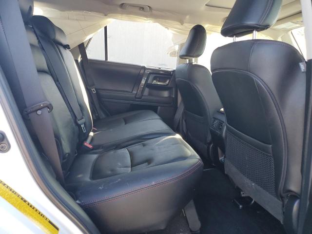 Photo 11 from auction – 2020 TOYOTA 4RUNNER SR with VIN JTEBU5JR5L5769491
